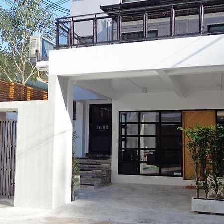 Silom Studios Bangkok Exterior foto