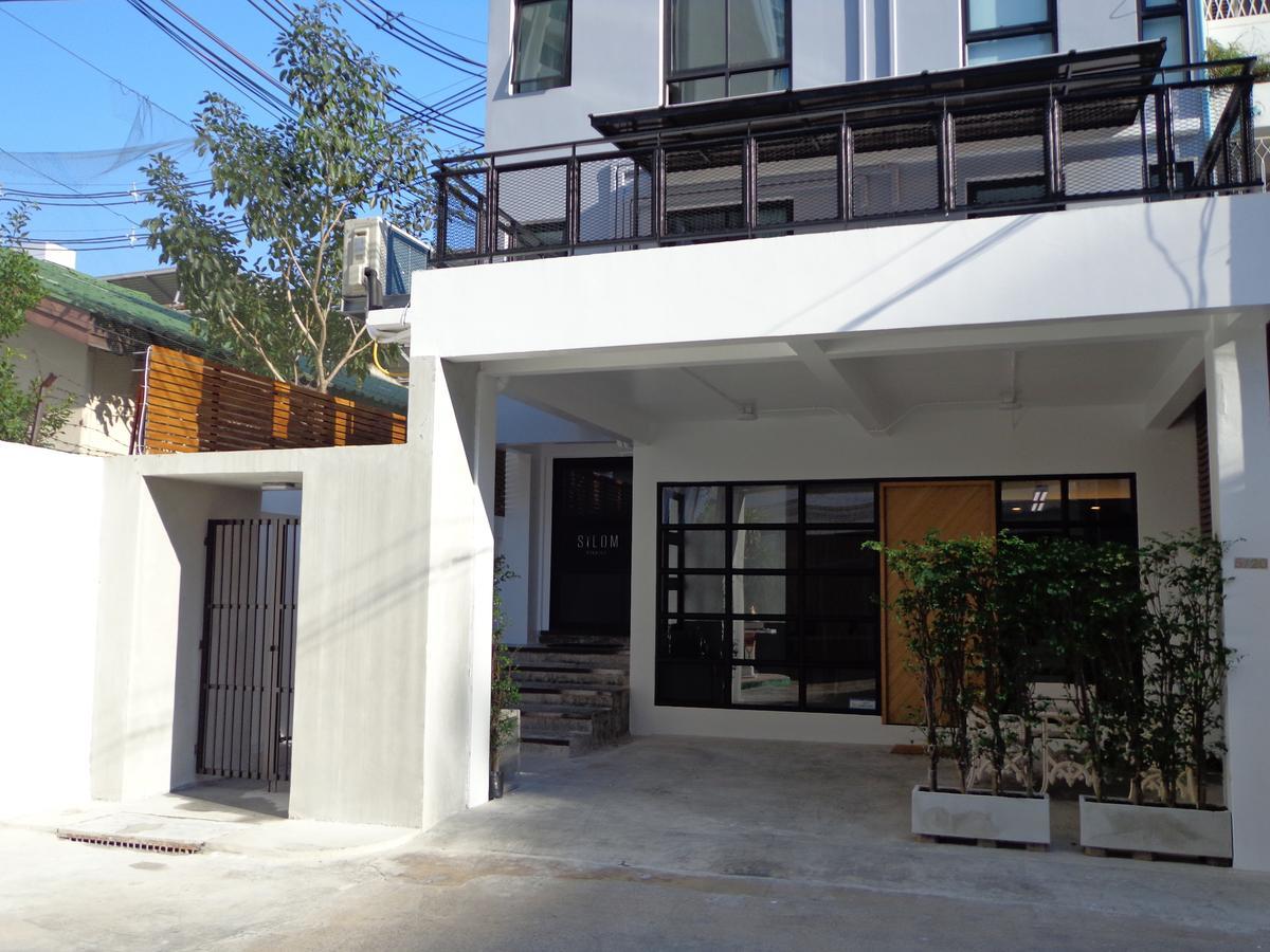Silom Studios Bangkok Exterior foto