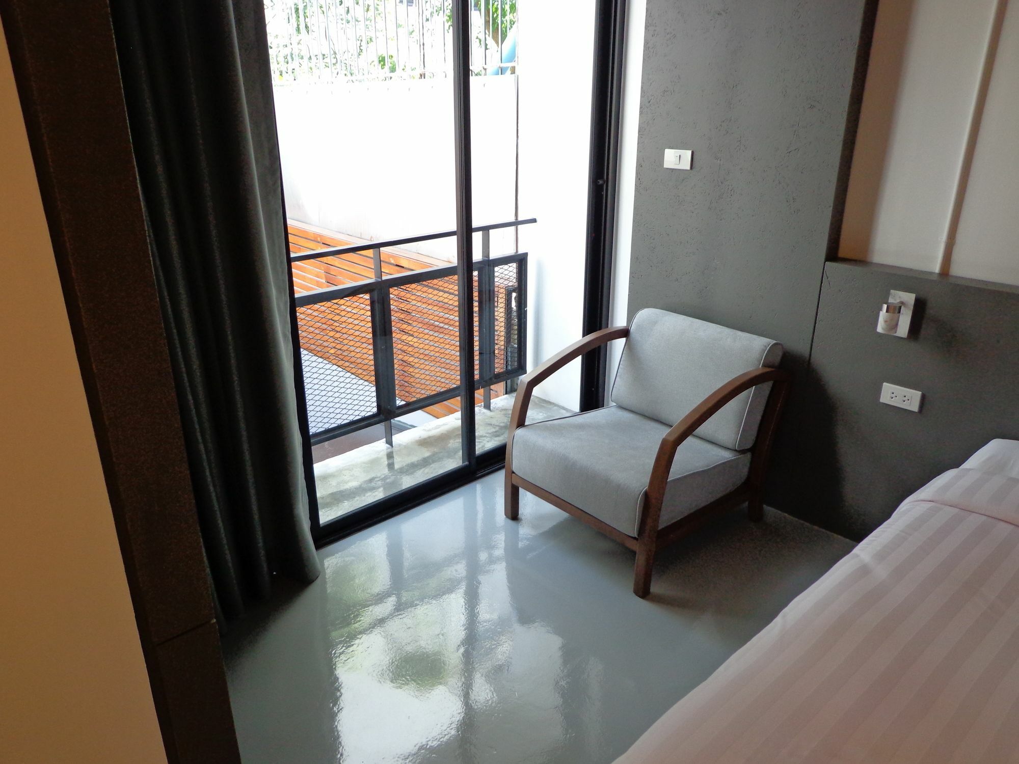 Silom Studios Bangkok Exterior foto